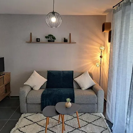 Cozy Studio, Pool And